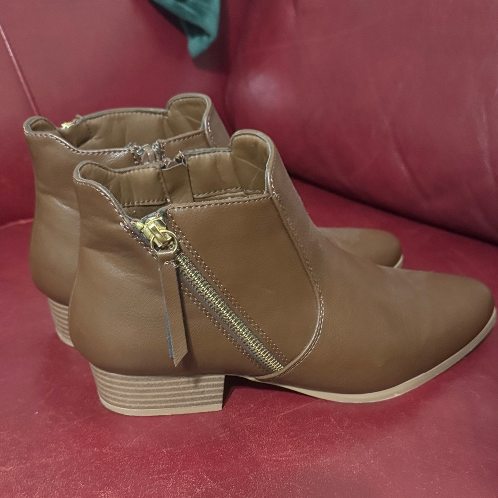 Croft & Barrow Brown Ankle Boots with Gold Accents